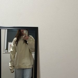 Brandy Melville oversized sweatshirt